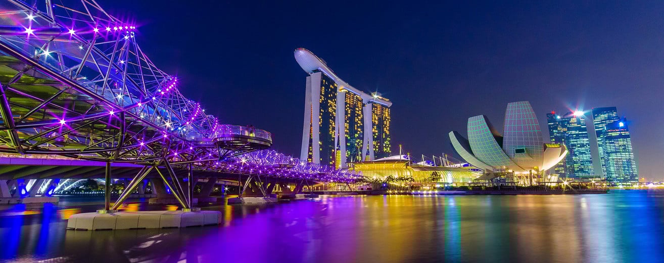 Where to enjoy a rum cocktail in Singapore?